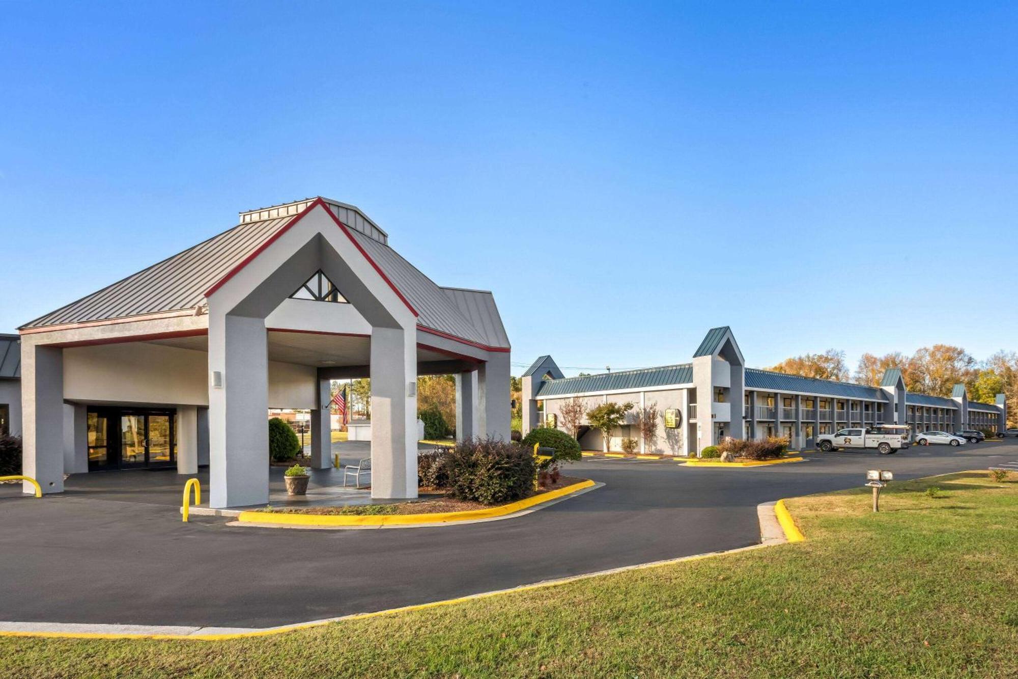 Super 8 By Wyndham Garysburg/Roanoke Rapids Hotel Buitenkant foto